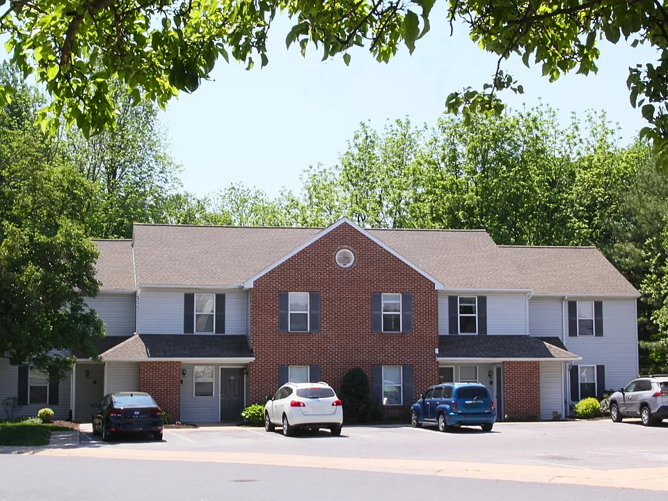28 Hilldale Dr