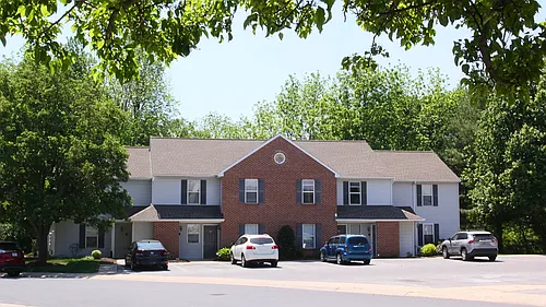 28 Hilldale Dr Photo 1