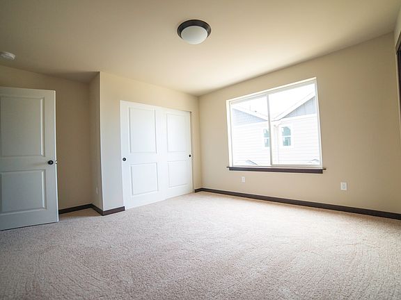 4th image of 2620 Grand Ave