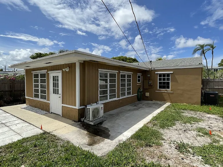116 E Central Blvd — Photo 19