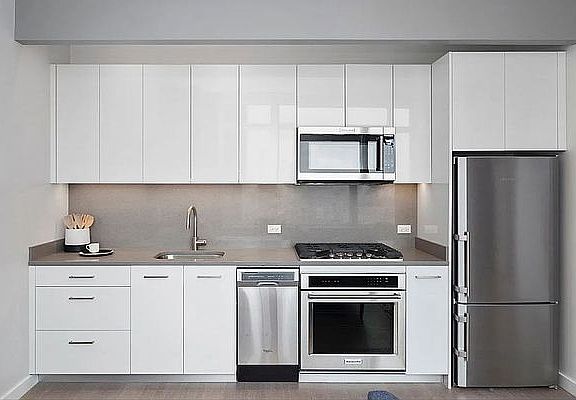 3rd image of 42 W 33rd St #30FS