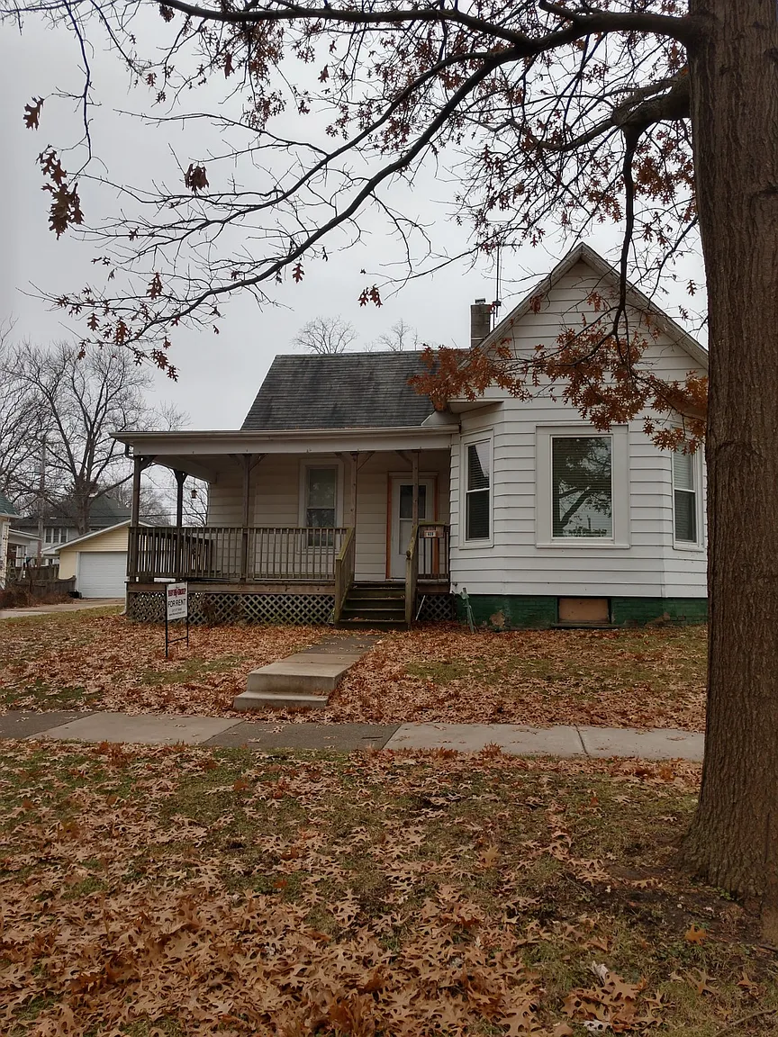 609 W Union St photo 1