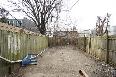 Rented by Rennit Inc.