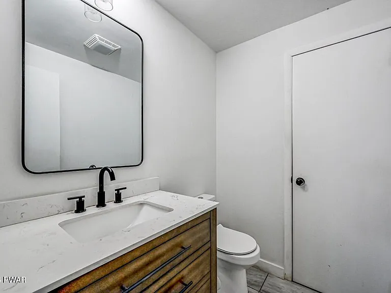 49 Lake View Dr #14 — Photo 41
