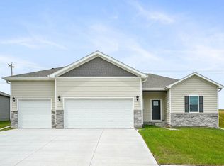 310 N 10th Ave, Springfield, NE 68059