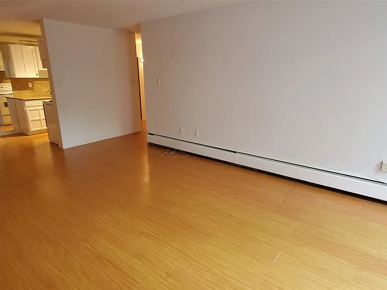 588 E 5th Ave #1 — Photo 6