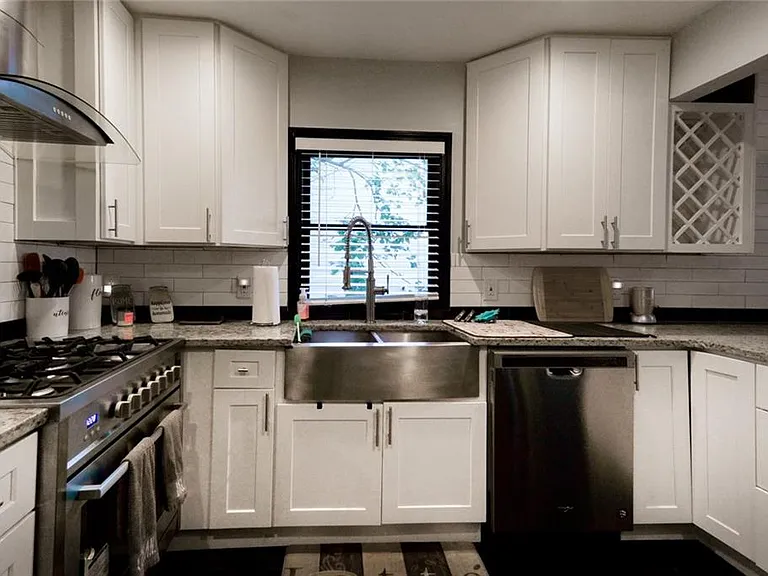 685 Cedar Ave NW — Photo 17
