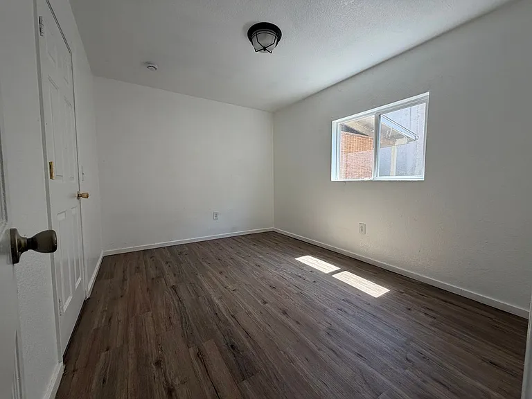 855 SE Flint St — Photo 11