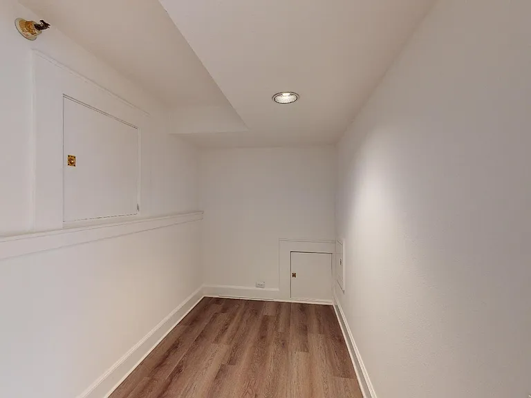 215 Upper Ter — Photo 17