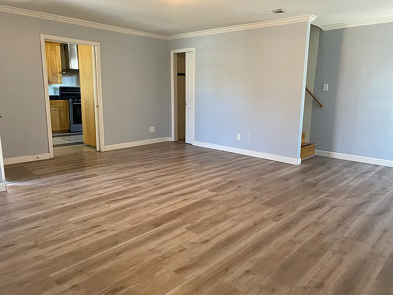 648 Redwood Ave — Photo 8