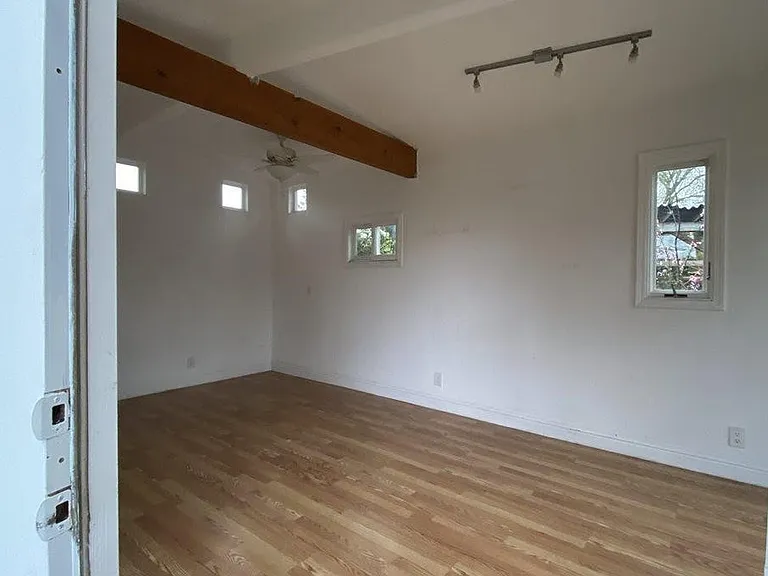 1414 San Carlos Ave — Photo 107