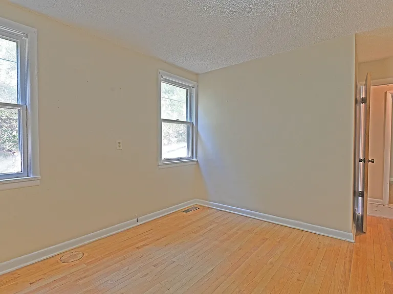555 Wyoming Ave — Photo 29