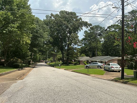 4th image of 3941 Johnstown Dr
