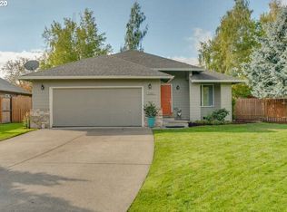 2585 Lexington Ct, Woodburn, OR 97071