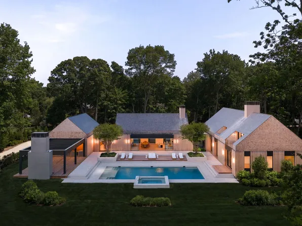 29 Barclay Dr, Sag Harbor, NY 11963