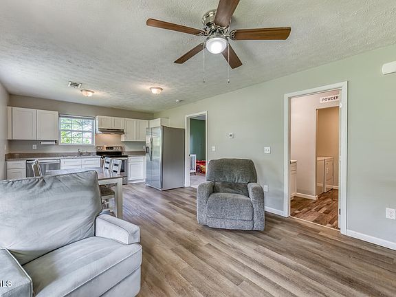 4th image of 537 Catlett Dr