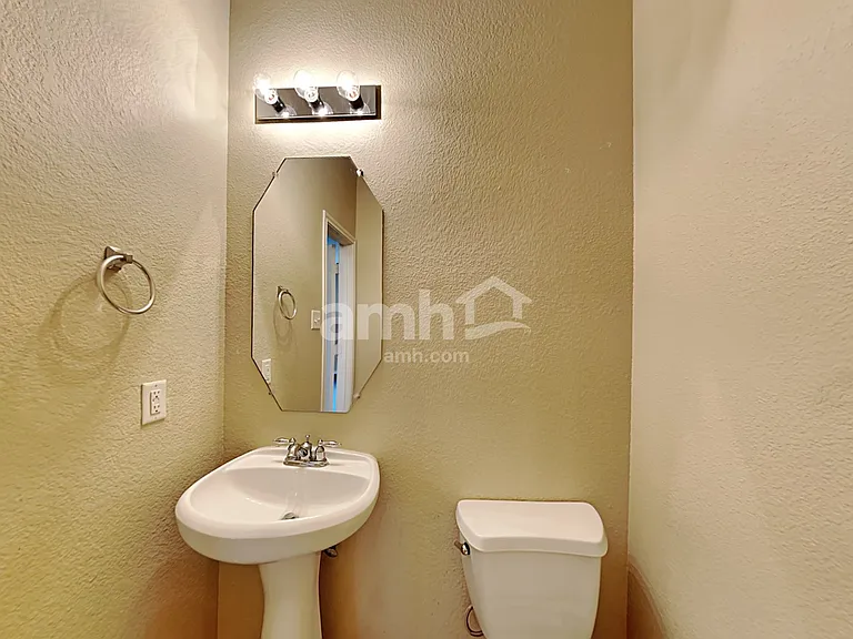 1613 W Hercules Ln — Photo 7