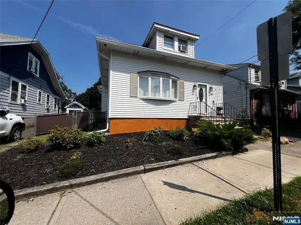 47 N 17th St, Prospect Park, NJ 07508