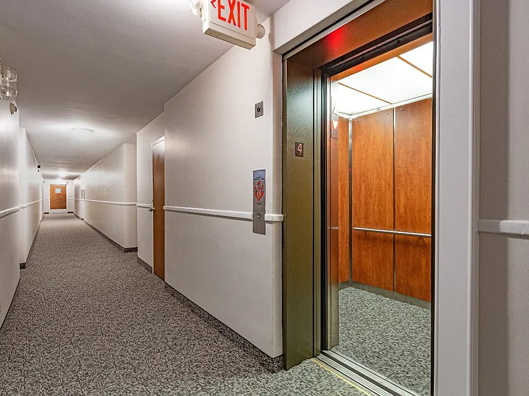 1776 St. Clair Ave — Photo 17