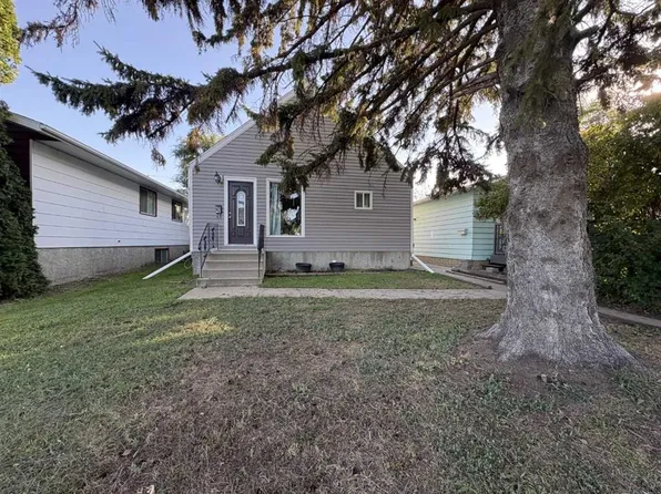 4705 N 49th St, Lloydminster, SK S9V 0L7