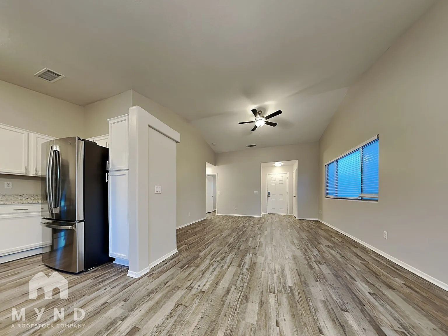 3 bed, 2.0 bath, 1202 sqft, $1,995 — Photo 3