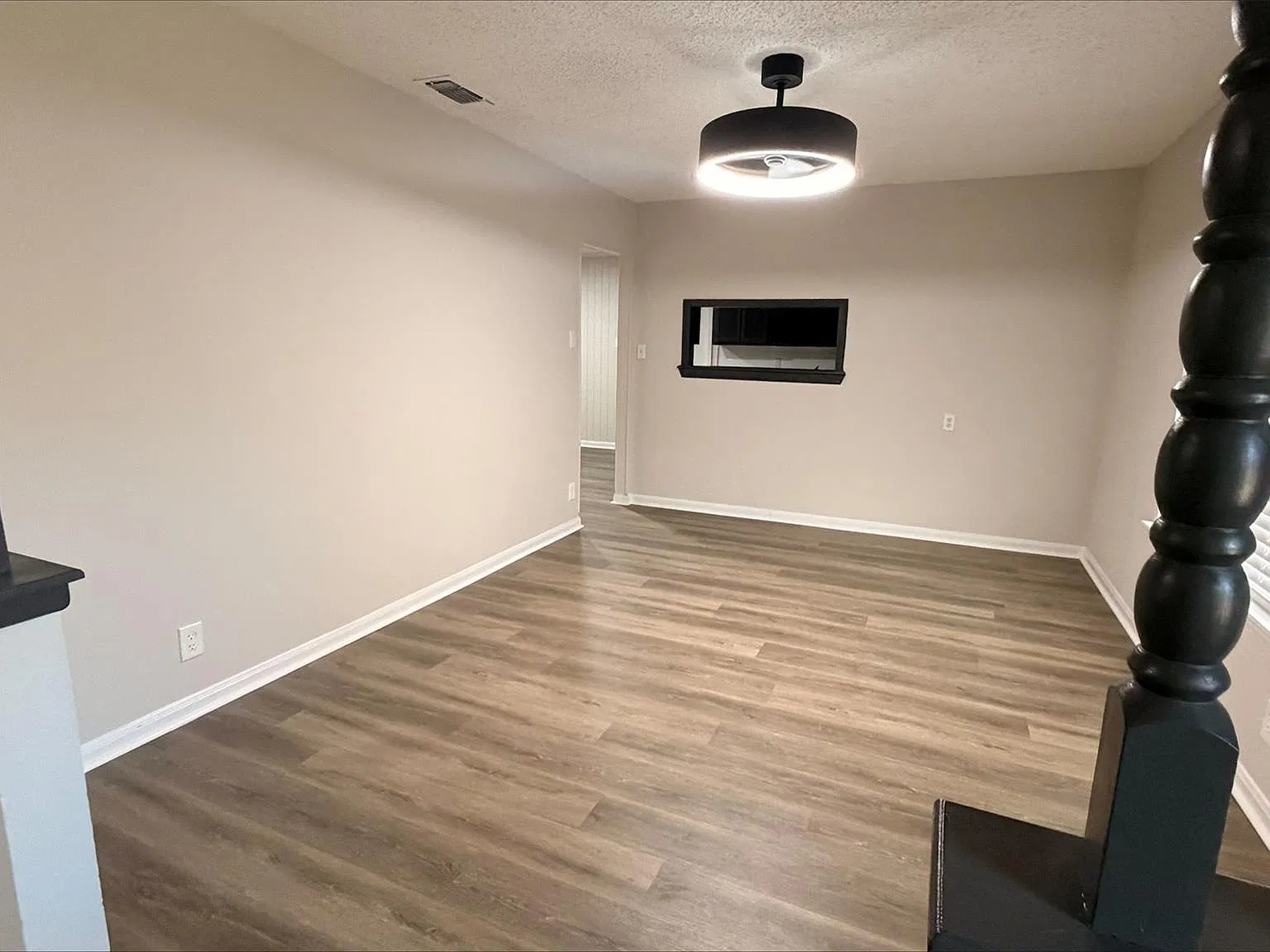 3 bed, 2.0 bath, 1296 sqft, $1,650 — Photo 3