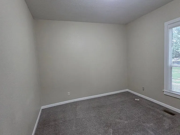 1118 S Water St — Photo 15