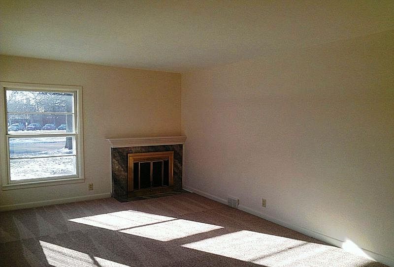 2nd image of 1715 Halsted Rd