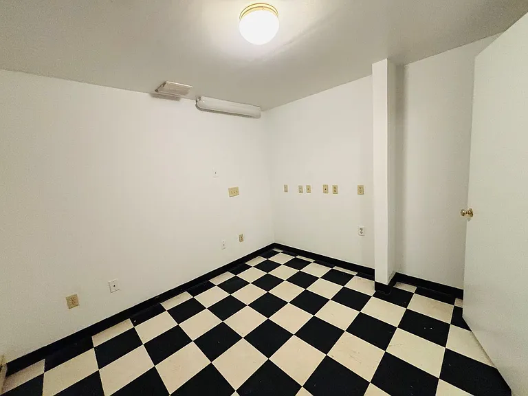 435 Wakeman Ct — Photo 13