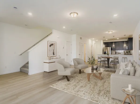 2744 Bear Springs Cir, Longmont, CO 80503