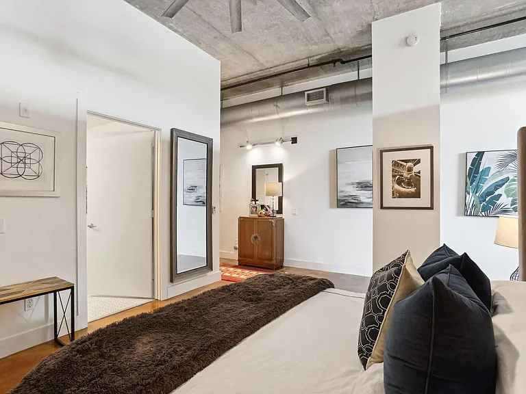 180 NE 4th Ave #307 — Photo 16