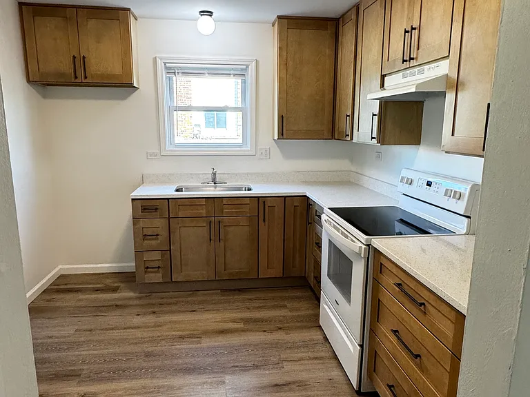 836 Gettysburg Dr #1 — Photo 2