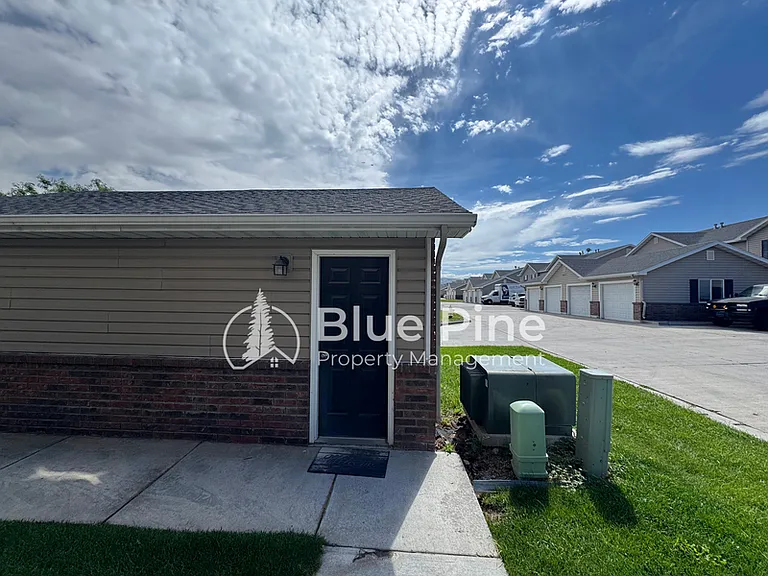 429 Raven Way — Photo 2