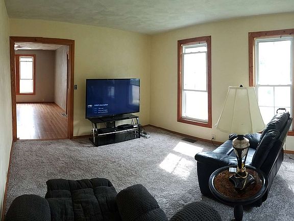 4th image of 1120 Laurel Ave