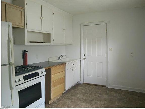 2nd image of 622 Hilton Blvd