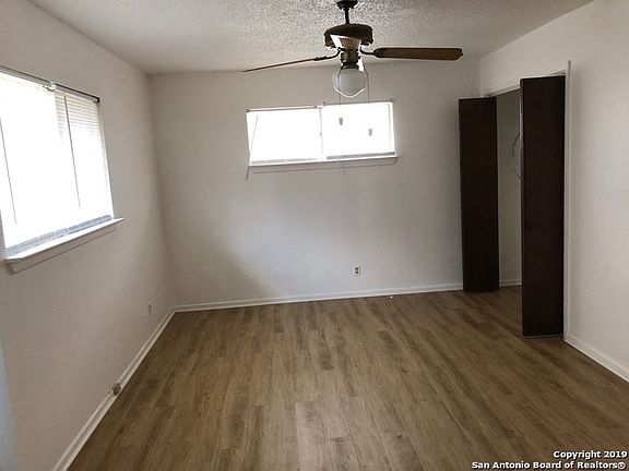 3rd image of 609 W Byrd Blvd #1
