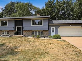 1238 Dogwood Dr, Eau Claire, WI 54701