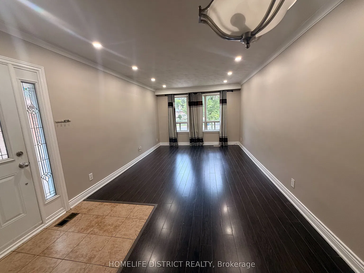 3 bed, $2,500 — Photo 2