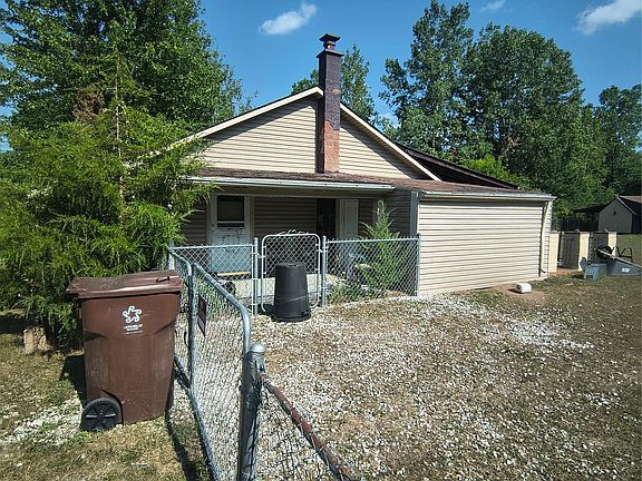 3rd image of 43145 Willis Rd