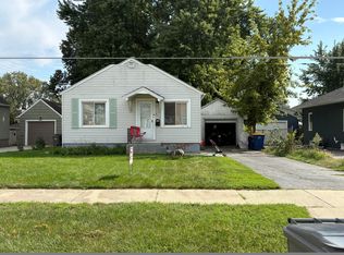 673 Ludlow Ave, Elgin, IL 60120