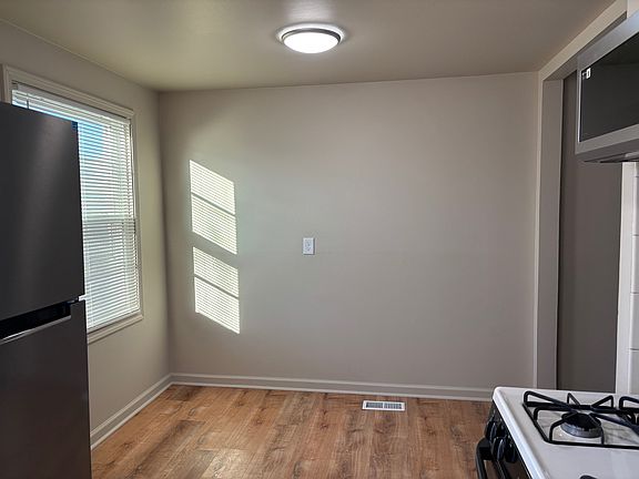 5th image of 76 W Park Rd #1