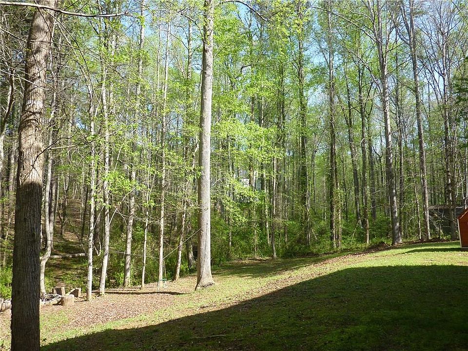 2nd image of 307 Westwind Pl
