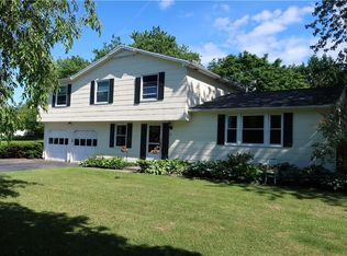 69 Stockton Ln, Rochester, NY 14625