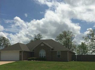 6006 David Dr, Siloam Springs, AR 72761