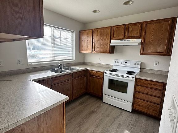 5th image of 5676 Annie St APT B