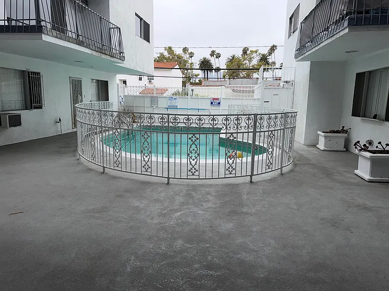 345 S Doheny Dr #304 — Photo 42