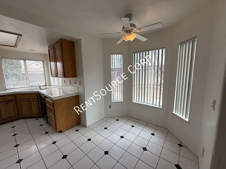42456 Coronet Ct — Photo 10