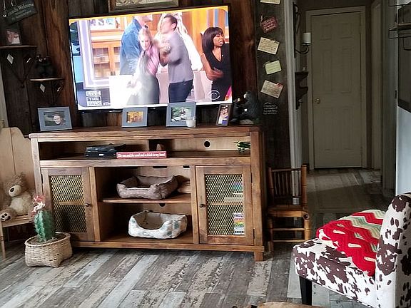 living room 11.6x17' 