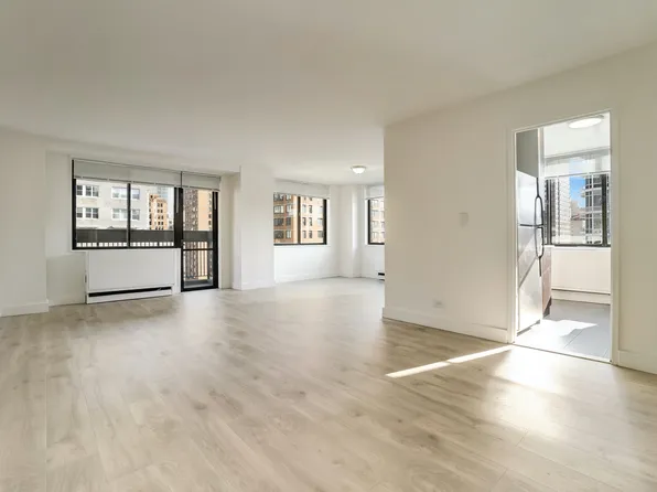 200 East 33rd Street image 1 of 6