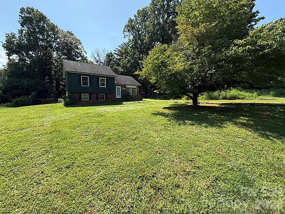 2nd image of 3695 Commanche Ct